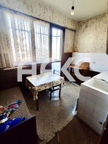 Двустаен апартамент в кв. Свобода - свободно място за паркиране