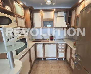 Тристаен апартамент в района на Винс!