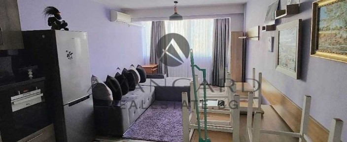 оф. 25030 Тристаен с реална квадратура/ Кючук Париж