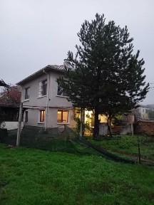 Къща село Баня/напълно обзаведена