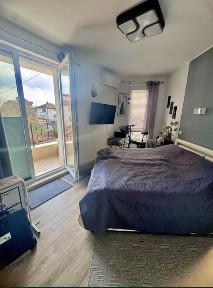 Двустаен - Обзор