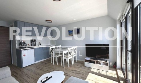 Двустаен апартамент в района на м-т Ален Мак!