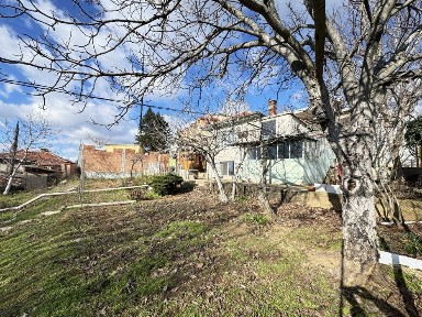 Продава къща в гр. Казанлък