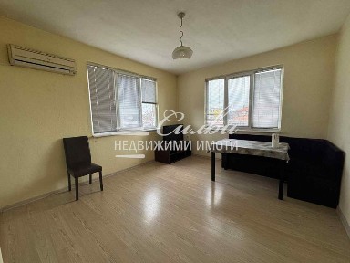 Четиристаен ТУХЛЕН апартамент с ДВЕ паркоместа - кв. Център!