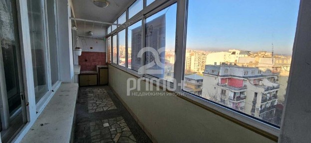 Апартамент с възможност за три спални