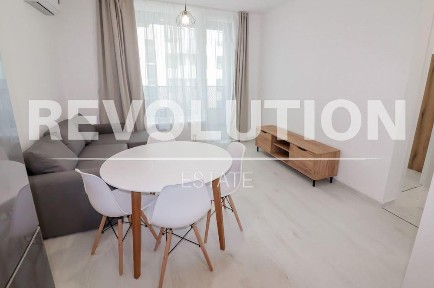 Двустаен апартамент в района на Възраждане!