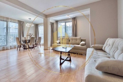 Луксозен 3 стаен Идеален Център