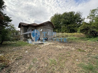 Тухлена къща в с. Писарево, област Велико Търново