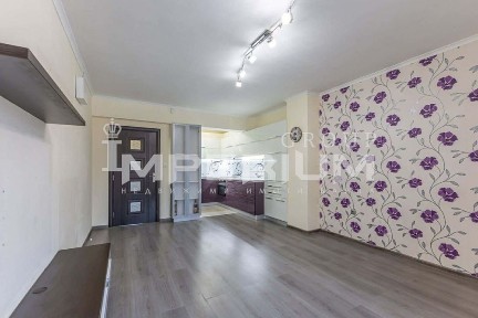 Област Варна, гр. Варна, Възраждане 4