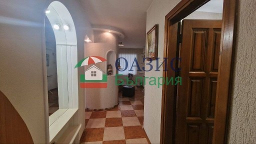 Тристаен апартамент с камина, Несебър, България, 120 кв. м. + гараж 255 000 евро