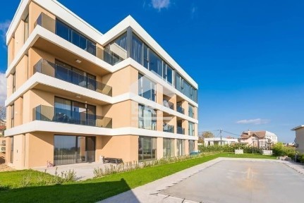 Двустаен южен апартамент за продажба, с морска панорама и паркомясто