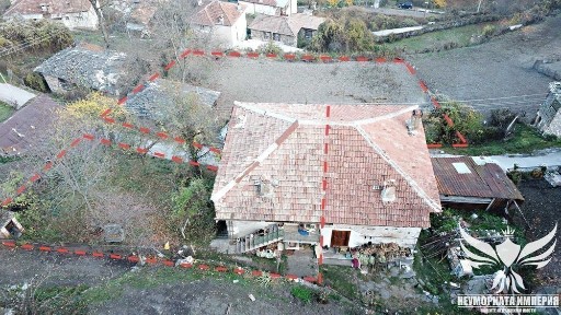 Двуетажна вила/къща 193РЗП с 1270кв. м. двор село Дряново общ. Лъки
