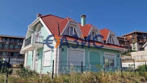Къща с парцел и басейн, Чолакова Чешма, 212м. кв., цена 349000 евро