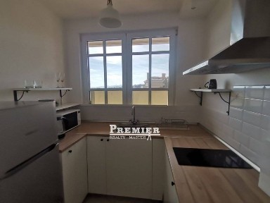 Уютен тристаен апартамент до брега на морето в Черноморец