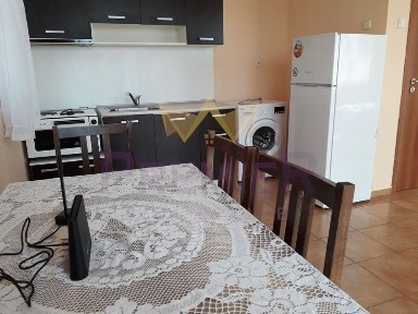 Етаж от къща, с. Звездица