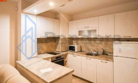 Тристаевн апартамент под наем в кв. Редута