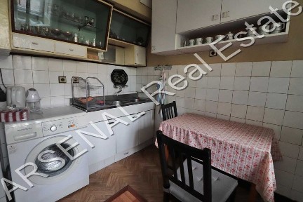 Двустаен апартамент под наем, Иван Вазов