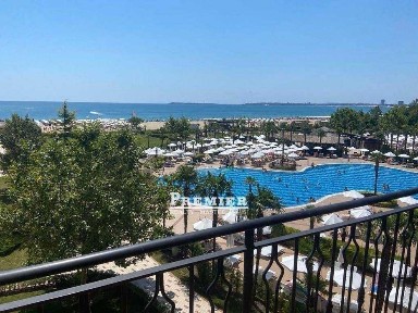 Двустаен в комплекс на първа линия