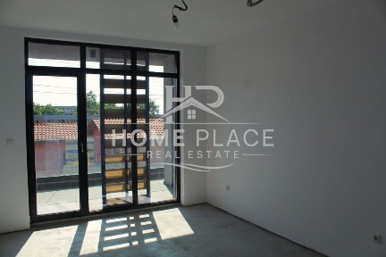 Студио за продажба в централната част на с. Кранево