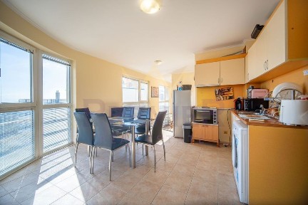 Тристаен апартамент