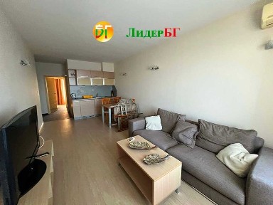 Двустаен апартамент с фронтална гледка море на първа линия