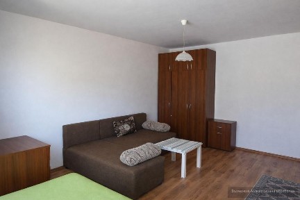 Тристаен, под наем, ж. к Стрелбище