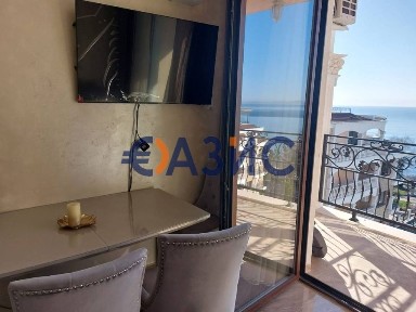 Луксозен апартамент с 2 спални на първа линия море,