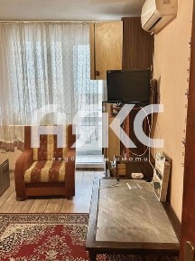 Предлагаме за продажба тристаен апартамент в кв. Редута с бърз достъ