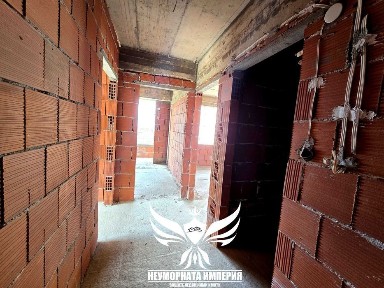 Продавам нов тристаен 93кв. м. на 1 етаж БЕЗ КОМИСИОНА в гр. Асеновград, кв. Изток