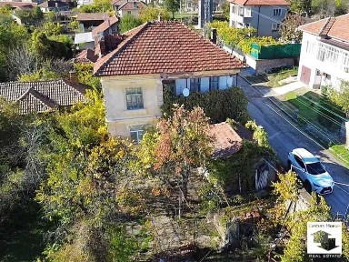 116245 Къща близнак с голям двор в гр. Килифарево