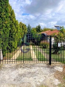 Къща с просторен двор в село Изгрев, обл. Бургас.
