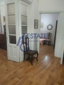 Етаж от къща в супер центъра на Бургас