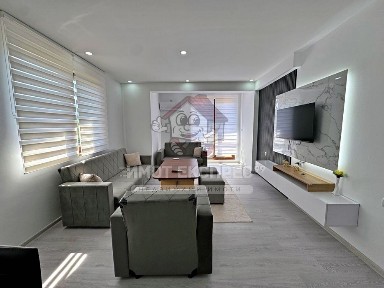 Обзаведен тристаен апартамент, нов, панорамна гледка, кв. Баба Тонка