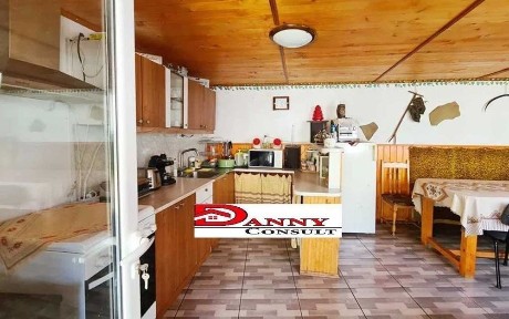 Реновирана къща с двор в с. Туркинча - Дряновски балкан