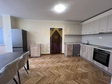 3-стаен в Варна-Владиславово площ 100 цена 1200