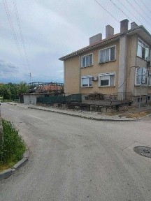 Четиристаен Апартамент + Бонус Гарсониера в град Попово