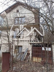 Къща в Перник, област-с. Пещера