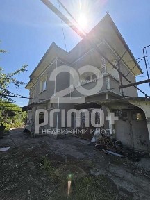 Монолитна къща в с. Първомайци