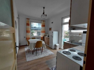 Продавам 3-стаен апартамент в Центъра