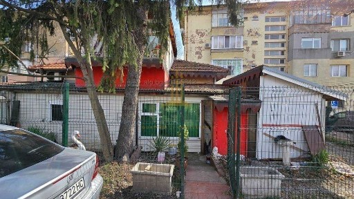 Продава къща (апартамент - мезонет) - Център, гр. Перник