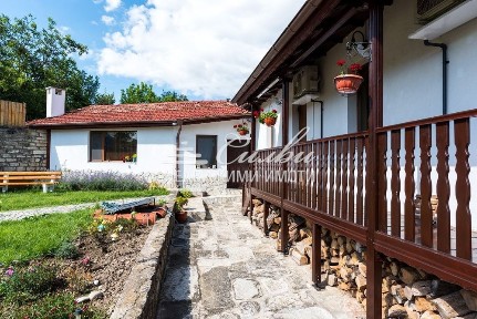 КЪЩА за ГОСТИ разработен семеен бизнес - кв. Калугерица, гр. Каспичан!