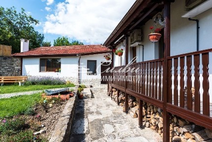 КЪЩА за ГОСТИ разработен семеен бизнес - кв. Калугерица, гр. Каспичан!
