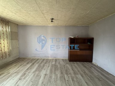 Тухлена къща с кладенец и стопански постройки в село Драганово, облас