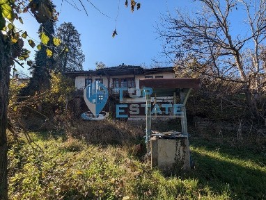 Стара възрожденска къща в село Плаково, област Велико Търново