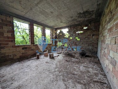 Вила във вилната зона на село Леденик