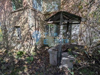 Голям парцел със стара къща и кладенец в село Кавлак, област Велико Т