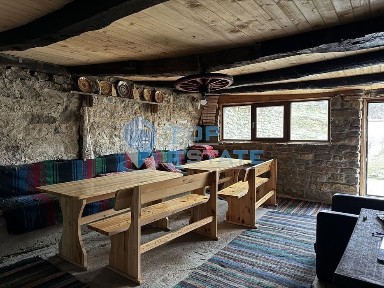 Двуетажна къща с панорамна гледка в гр. Елена, област Велико Търново