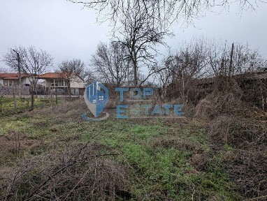 Парцел със стара къща с подход от две улици в квартал Калтинец, град