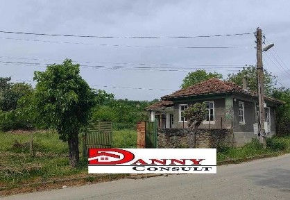 Едноетажна къща за продажба в с. Родина
