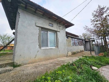 Къща с просторен двор в Балчик